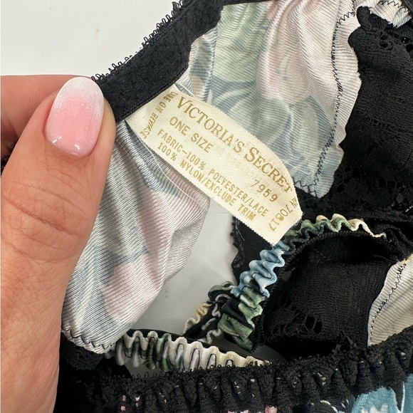 Victoria’s Secret Vintage Floral Lace Garter Belt - Picture 6 of 6